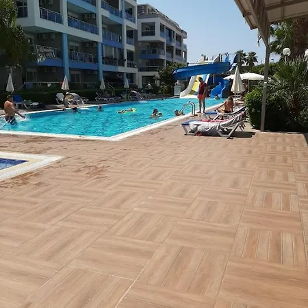 Lory Queen Luxury Near The Sea Apartmán *