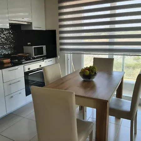 Lory Queen Luxury Near The Sea Апартаменты