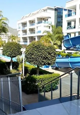 Апартаменты Lory Queen Luxury Near The Sea